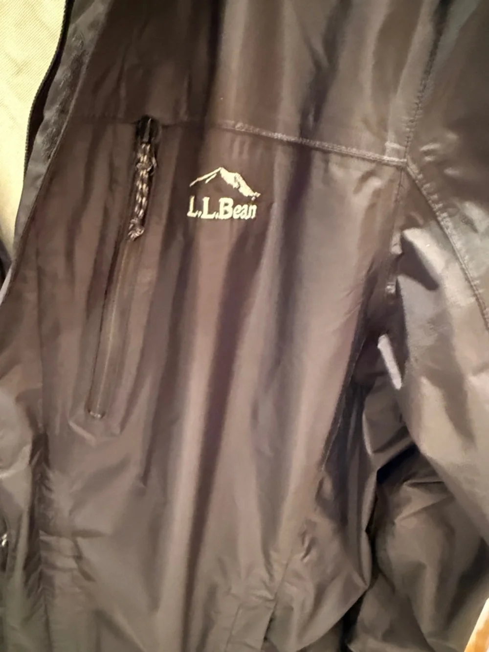 L.L. Bean Men’s Hooded Rain Jacket in Black with Light Gray Lining - Picture 3 of 5